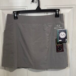 Realtree Women's Athletic Skort in Gray with Side Pockets